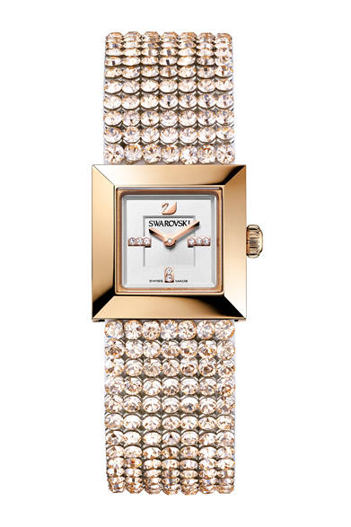 美と機能が完璧にマッチした最新モデル。ラグジュアリーとエレガンス、モダンな女性に欠かせない洗練されたデザインを体現したブレスレットウォッチが、この「エリス ミニ」の新カラー。輝くブレスレットに、モダンな構築美を感じさせるベゼルの直線的なラインが、絶妙にマッチしている。<br /><br /><strong>エリス ミニ</strong><br />10万5000円<br />クォーツ、23×23mm、SS（ローズゴールドPVD）×クリスタル<br /><br />スワロフスキー・ジャパン（カスタマー・リレーションズ）<br />Tel. 0120-10-8700<br />www.swarovski.co.jp