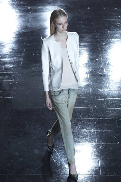 　2013年春夏プレコレクション