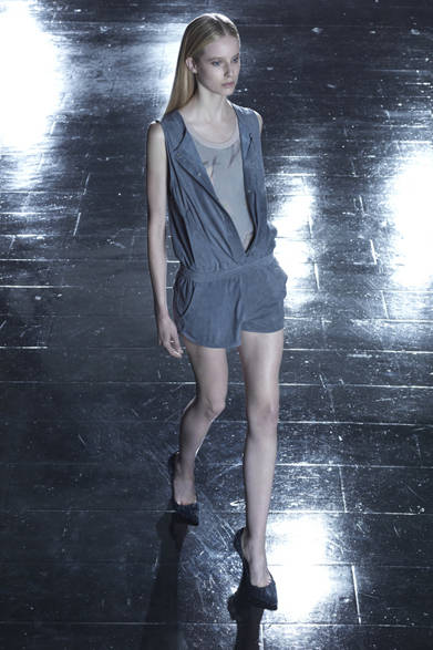 　2013年春夏プレコレクション