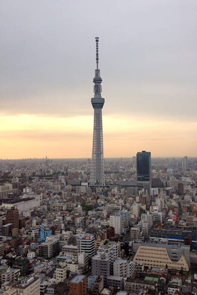 2012年5月12日。記念すべき開業日に、その勇姿を収めました