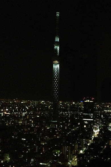 音は流れませんが、こんなスカイツリーのヴィジュアルを“箸休め”に、ちょっとブレイクタイム