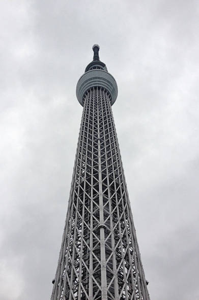 スカイツリー、なかからの風景もいいですが、やはりその外見は颯爽です