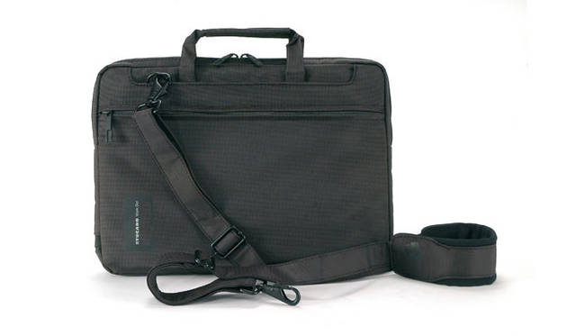 <strong>TUCANO｜トゥカーノ</strong>　トゥカーノの定番シリーズ、WORK_OUT。横型のPCバッグ「WO-MB133-M」　6000円