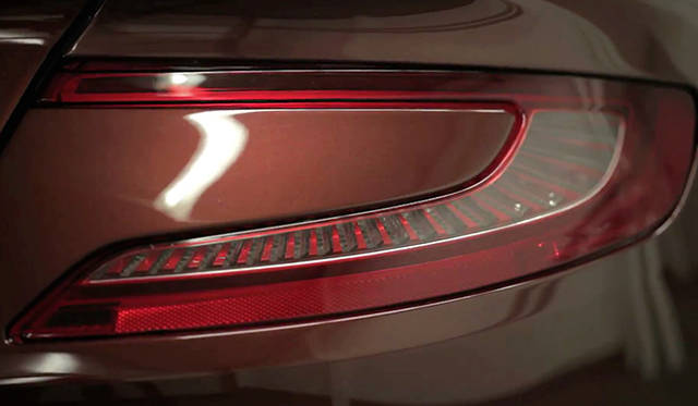 <strong>Aston Martin Vanquish｜アストンマーティン ヴァンキッシュ</strong>