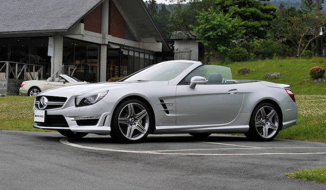 <strong>Mercedes-Benz SL63AMG｜メルセデス・ベンツSL63AMG</strong><br />SL63AMGも試乗会場に参考展示されていた