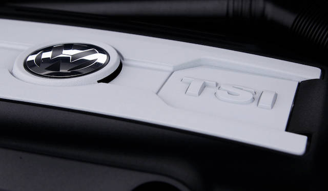 <strong>Volkswagen Passat Alltrack｜フォルクスワーゲン パサート オールトラック</strong><br />ゴルフGTIと共通の1,984cc直列4気筒TSIエンジン 最高出力は155kW（211ps）/5,300-6,200rpm 最大トルクは280Nm（28.6kgm）/1,700-5,200rpm