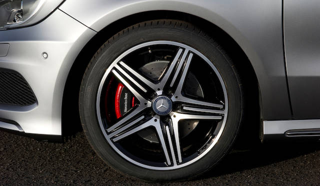 <strong>Mercedes-Benz A-Class｜メルセデス・ベンツAクラス</strong> A 250 Sport