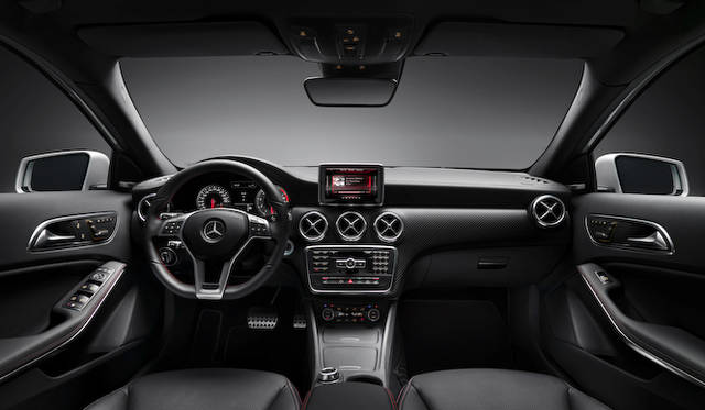 <strong>Mercedes-Benz A-Class｜メルセデス・ベンツAクラス</strong>