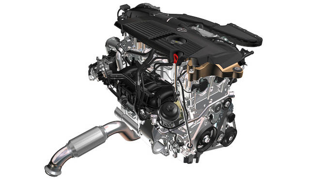 <strong>Mercedes-Benz A-Class｜メルセデス・ベンツAクラス</strong>　直列4気筒のM270型ガソリエンジン