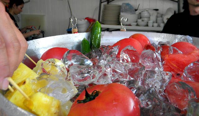 <strong>カフェ ド ロペ ラ メール｜Café de Ropé La mer</strong>　採れたての葉山野菜。