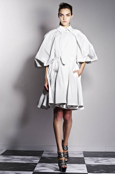 　2013年春夏プレコレクション　Photographs by Philip Riches