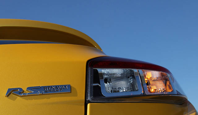 <strong>ルノー メガーヌ ルノー・スポール｜Renault Megane Renault Sport</strong>（写真は本国仕様）