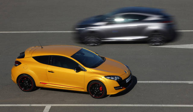 <strong>ルノー メガーヌ ルノー・スポール｜Renault Megane Renault Sport</strong>（写真は本国仕様）