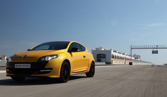 <strong>ルノー メガーヌ ルノー・スポール｜Renault Megane Renault Sport</strong>（写真は本国仕様）