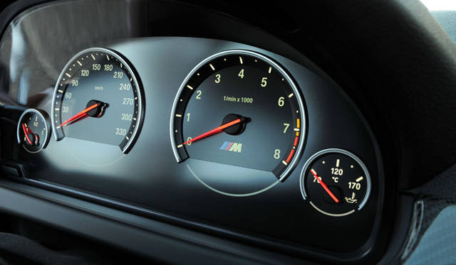 <strong>BMW M6 Copue & M6 Cabriolet｜ビー・エム・ダブリュー M6クーペ</strong>