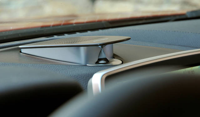 <strong>BMW M6 Copue & M6 Cabriolet｜ビー・エム・ダブリュー M6クーペ</strong>