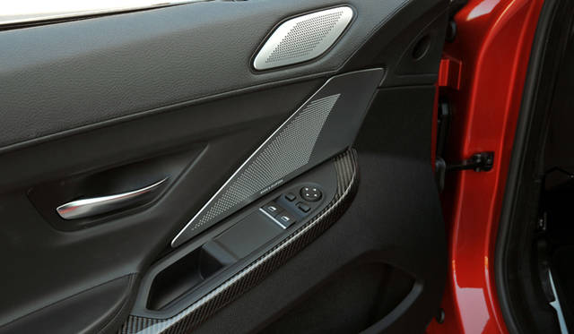 <strong>BMW M6 Copue & M6 Cabriolet｜ビー・エム・ダブリュー M6クーペ</strong>