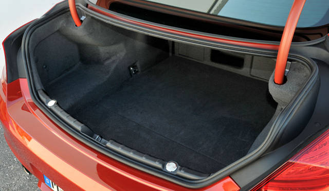 <strong>BMW M6 Copue & M6 Cabriolet｜ビー・エム・ダブリュー M6クーペ</strong>