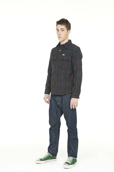 <strong>Smith ＆ Hardy｜スミス＆ハーディー</strong>　CPO5万4600円、DENIM TROUSER2万5200円