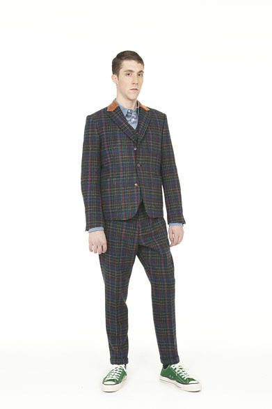 <strong>Smith ＆ Hardy｜スミス＆ハーディー</strong>　CHECK JACKET9万1350円、CHECK VEST4万2000円、CHAMBRAY DRESS SHIRT2万2050円、CHECK TROUSER3万9900円