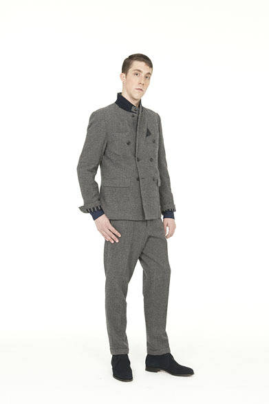 <strong>Smith ＆ Hardy｜スミス＆ハーディー</strong>　HOUND TOOTH DOUBLE BREASTED JACKET8万9250円、HOUND TOOTH TROUSER3万7800円