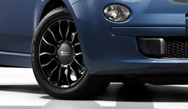 <strong>Fiat 500 TwinAir SPORT｜フィアット500ツインエア スポーツ</strong><br />マットカラーの15インチアロイホイール