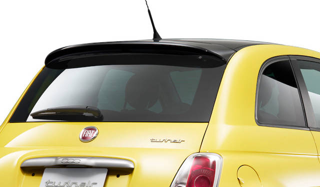 <strong>Fiat 500 TwinAir SPORT PLUS｜フィアット500ツインエア スポーツ プラス</strong><br />PLUSはルーフがピアノブラック塗装