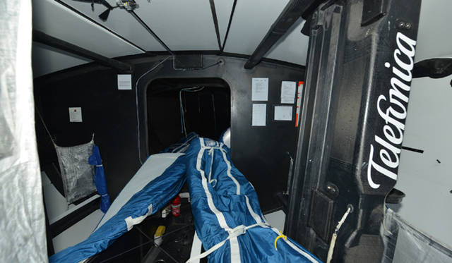 <strong>Volvo Ocean Race2011-12｜ボルボ・オーシャンレース2011-12</strong><br />ボディはなんとそのほとんどがカーボンファイバーでつくられた超軽量ボディ。最先端技術を駆使した構造だ。