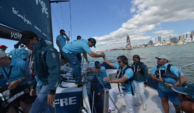 <strong>Volvo Ocean Race2011-12｜ボルボ・オーシャンレース2011-12</strong><br />オークランドの港内で1時間ばかりレース艇に乗ることを許された