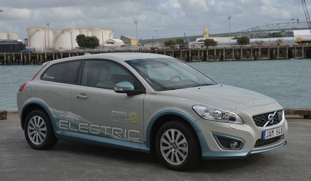 <strong>Volvo Ocean Race2011-12｜ボルボ・オーシャンレース2011-12</strong><br />展示されていたV60エレクトリックドライブ