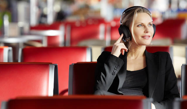 <strong>Parrot｜パロット</strong>　ワイヤレス・オーディオヘッドフォン「Parrot Zik」