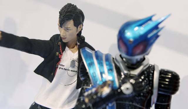 <strong>MEDICOM TOY｜メディコム・トイ</strong>　©  2011 石森プロ・テレビ朝日・ADK・東映