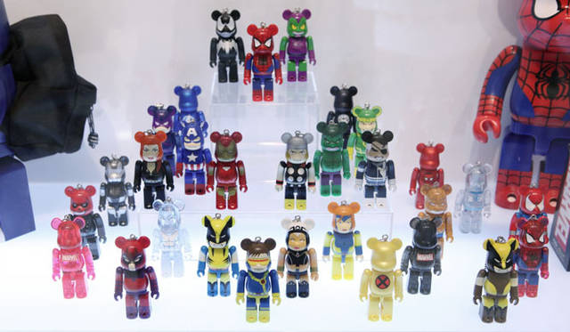 <strong>MEDICOM TOY｜メディコム・トイ</strong>　TM & © 2012 Marvel & Subs. marvel.com<br> BE@RBRICK TM & © 2001-2012 MEDICOM TOY CORPORATION. All rights reserved.