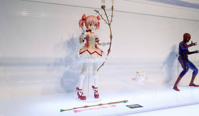 <strong>MEDICOM TOY｜メディコム・トイ</strong>　© Magica Quartet/Aniplex・Madoka Partners・MBS<br>Spider-Man, the Character TM & © Marvel Characters, Inc.<br>The Amazing Spider-Man, the Movie © 2012 Columbia Pictures Industries, Inc. All rights reserved.