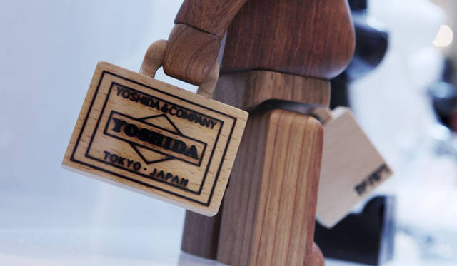 <strong>MEDICOM TOY｜メディコム・トイ</strong>　BE@RBRICK TM & © 2001-2012 MEDICOM TOY CORPORATION. All rights reserved.