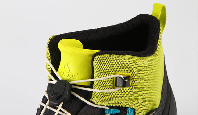 　立体成形されたEVA製のシュータンにより、フィット感と動きやすさを高めている