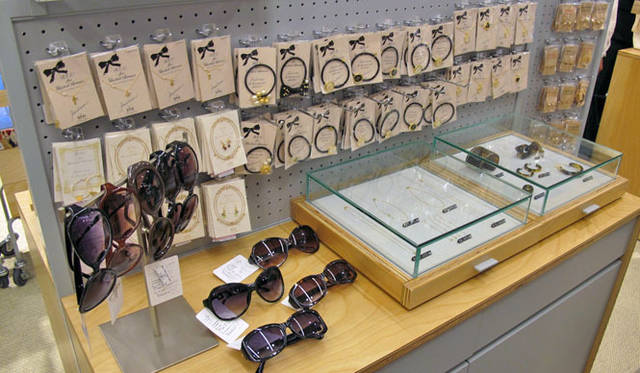 <strong>UNITED ARROWS｜ユナイテッドアローズ</strong>　サングラスやアクセサリーなど夏の必需品の買い足しに