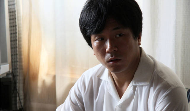 <strong>MOVIE│かぞくのくに</strong>　ソンホに随行する北の監視員を複雑な感情をたたえて演じている韓国の異才、ヤン・イクチュン。 ©2011 Star Sands, Inc. 