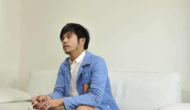 <strong>伊藤嶺花 × 坂口恭平｜スピリチュアル対談（後編）</strong>　「あたらしい本のタイトルが『独立国家のつくりかた』なんですが、英名だと『Practice for Revolution（＝革命の練習）』。つまり、ぼくはいままで革命の練習をやってきたっていう話を書いてるんです」（坂口恭平さん）