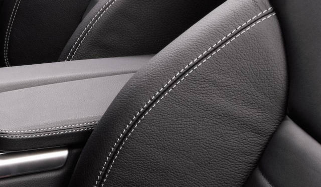 <strong>Mercedes-Benz M-Class｜メルセデス・ベンツ Mクラス </strong>