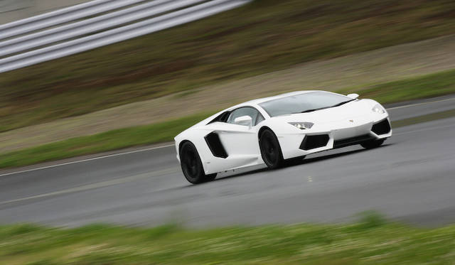 <strong>Lamborhghini Aventador LP 700-4｜ランボルギーニ アヴェンタドール LP 700-4</strong>
