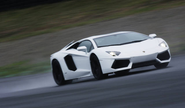 <strong>Lamborhghini Aventador LP 700-4｜ランボルギーニ アヴェンタドール LP 700-4</strong>