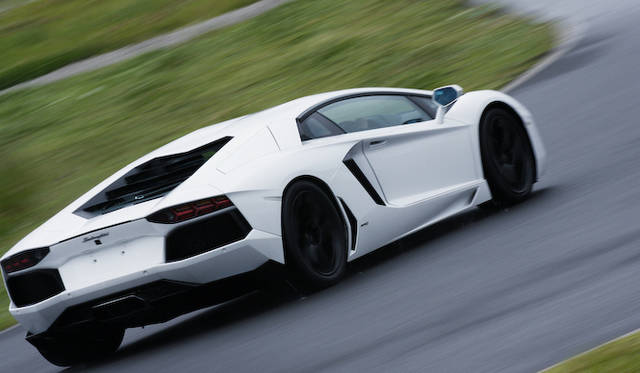 <strong>Lamborhghini Aventador LP 700-4｜ランボルギーニ アヴェンタドール LP 700-4</strong>