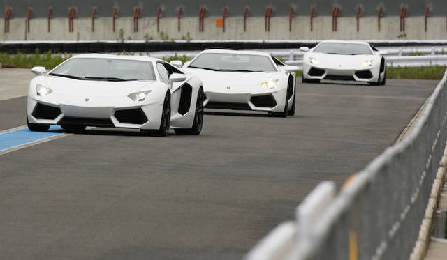 <strong>Lamborhghini Aventador LP 700-4｜ランボルギーニ アヴェンタドール LP 700-4</strong>