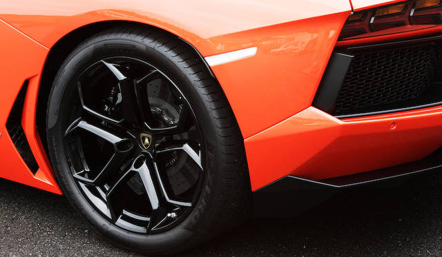 <strong>Lamborhghini Aventador LP 700-4｜ランボルギーニ アヴェンタドール LP 700-4</strong>