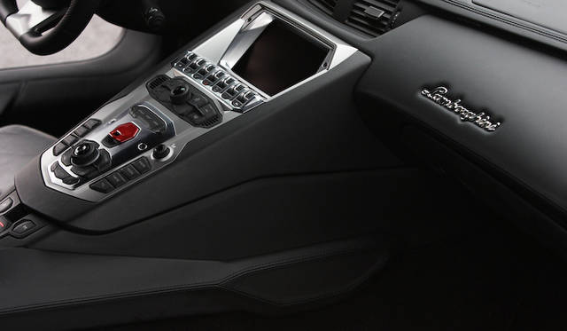 <strong>Lamborhghini Aventador LP 700-4｜ランボルギーニ アヴェンタドール LP 700-4</strong>