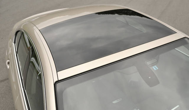 <strong>BMW 6 Series Gran Coupe｜ビー・エム・ダブリュー  6 シリーズ グランクーペ</strong><br />電動ガラス・サンルーフ（18万5千円）