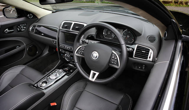 <strong>Jaguar XK Portfolio Convertible｜ジャガー XKポートフォリオ コンバーチブル</strong>