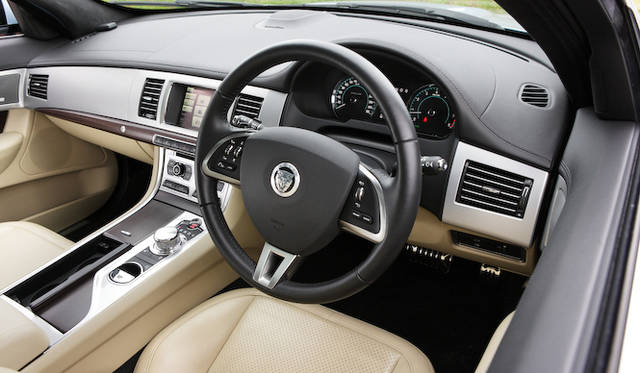 <strong>Jaguar XFR｜ジャガー XFR</strong>