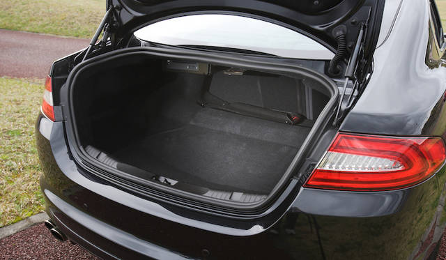 <strong>Jaguar XFR｜ジャガー XFR</strong>